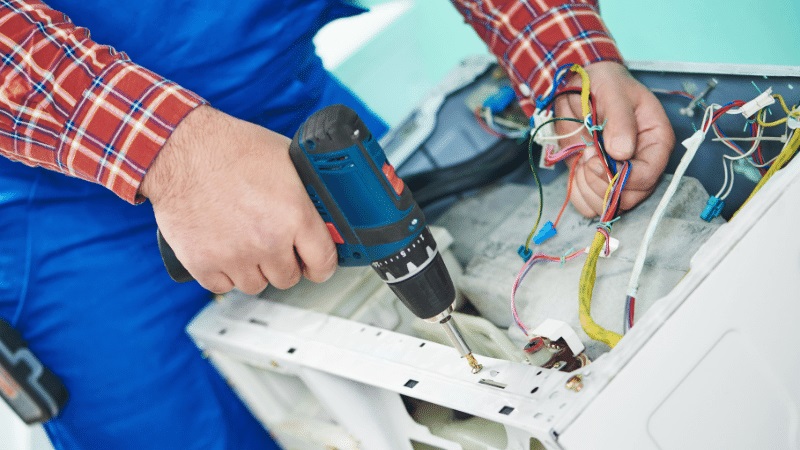 Karamürsel Ukinox Ukinox çamaşır makinesi kart tamiri – Su almama arızası orijinal parça ile giderildi. - Teknik servis örneği